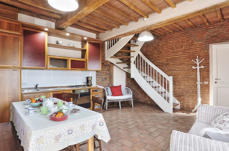 Appartement Wohnung in Palaia mit Großem Garten