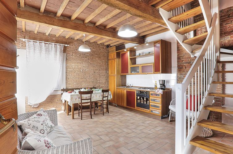 Appartement Wohnung in Palaia mit Großem Garten