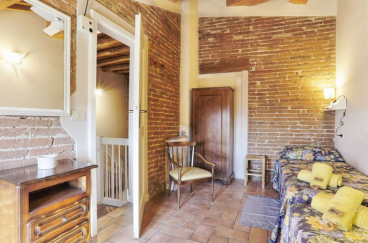Appartement Wohnung in Palaia mit Großem Garten