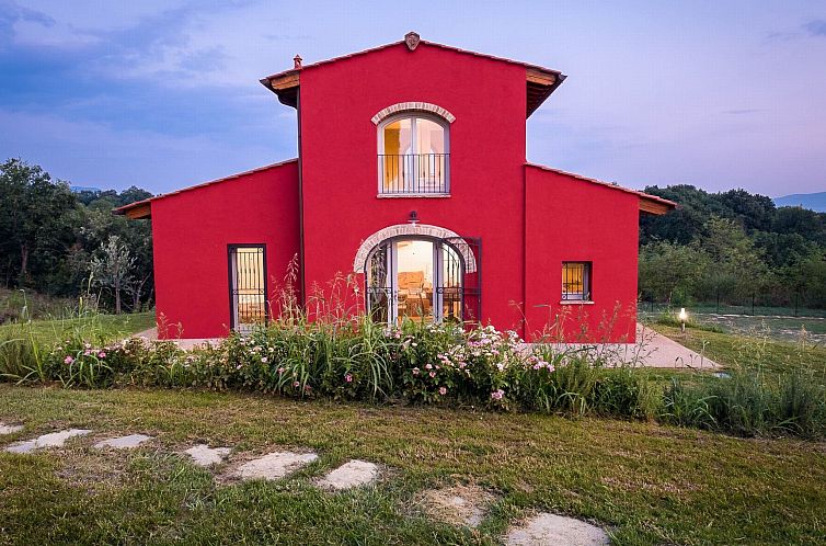 Vakantiehuis "Granaio T4 rota" mit Pool