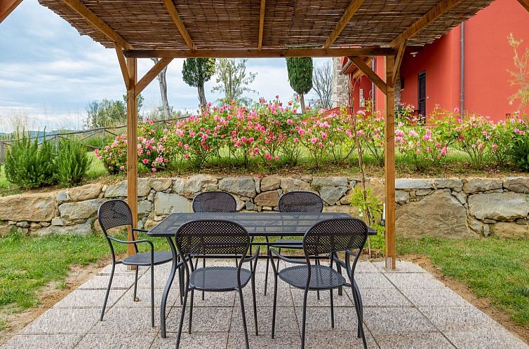 Vakantiehuis "Granaio T4 rota" mit Pool