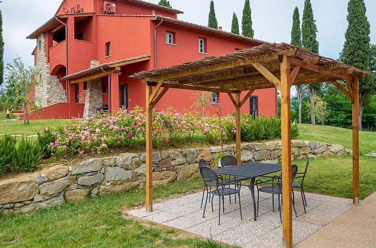 Vakantiehuis "Granaio T4 rota" mit Pool