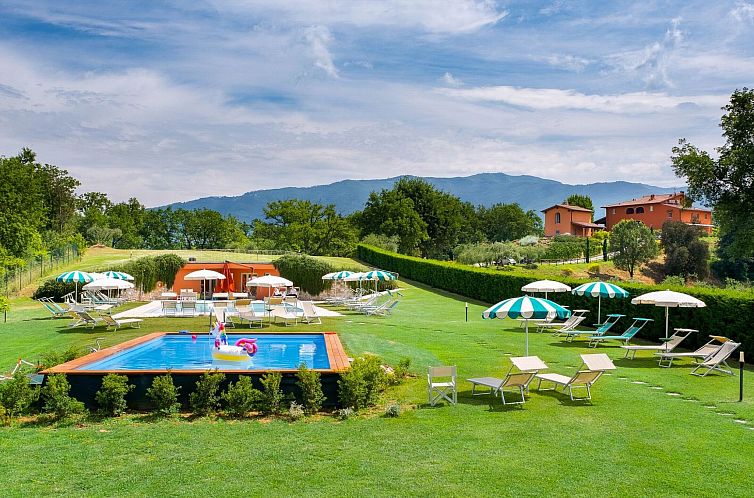 Vakantiehuis "Granaio T4 rota" mit Pool