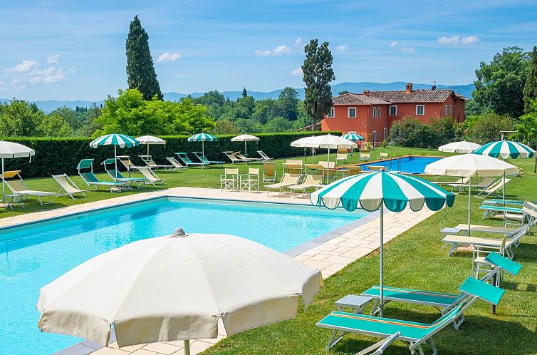 Appartement "Cascia T4 Rota" mit Pool