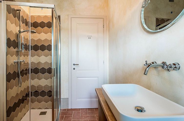 Appartement "Cascia T4 Rota" mit Pool