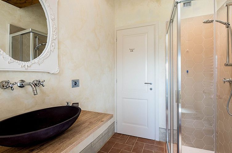 Appartement "Cascia T4 Rota" mit Pool