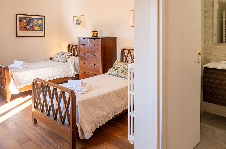 Appartement Geräumige Wohnung mit 3 Schlafzimmern und 3 Bä