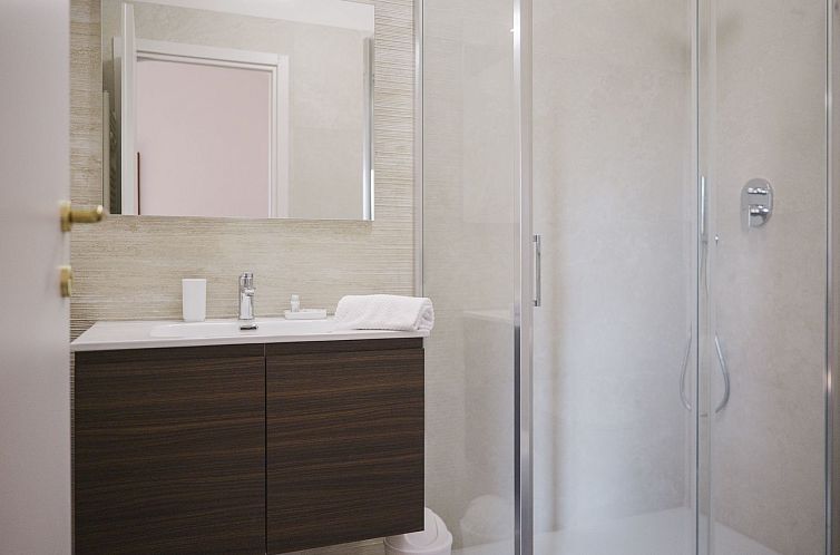 Appartement Geräumige Wohnung mit 3 Schlafzimmern und 3 Bä