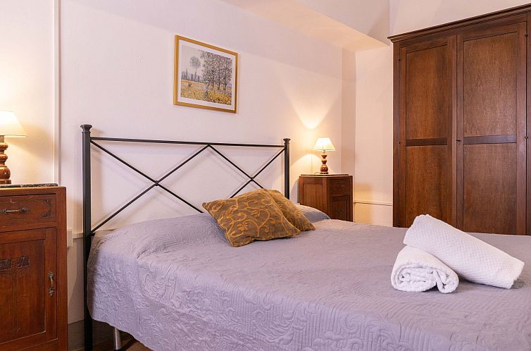 Appartement Geräumige Wohnung mit 3 Schlafzimmern und 3 Bä