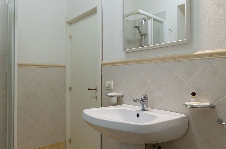 Appartement Geräumige Wohnung mit 3 Schlafzimmern und 3 Bä