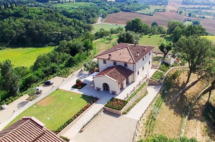 Vakantiehuis Luxuriöse Villa mit privatem Pool in der Nähe