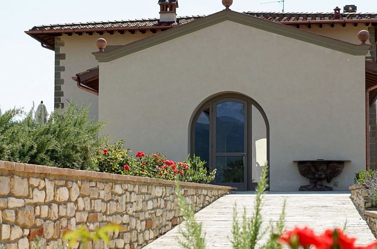 Vakantiehuis Luxuriöse Villa mit privatem Pool in der Nähe