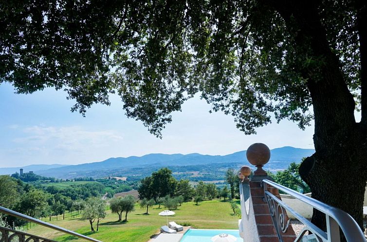 Vakantiehuis Luxuriöse Villa mit privatem Pool in der Nähe