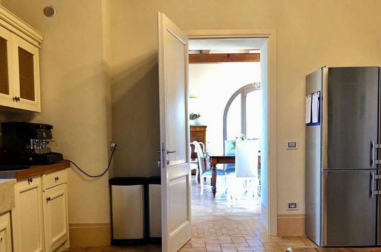 Vakantiehuis Luxuriöse Villa mit privatem Pool in der Nähe