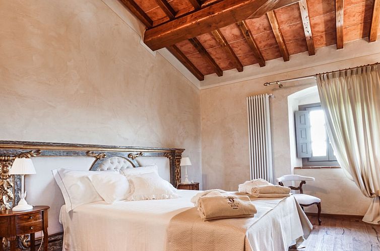 Vakantiehuis Luxuriöse Villa mit privatem Pool in der Nähe