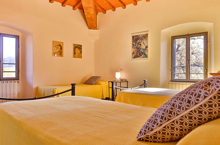 Appartement Große Wohnung mit 3 Schlafzimmern und 3 Bädern