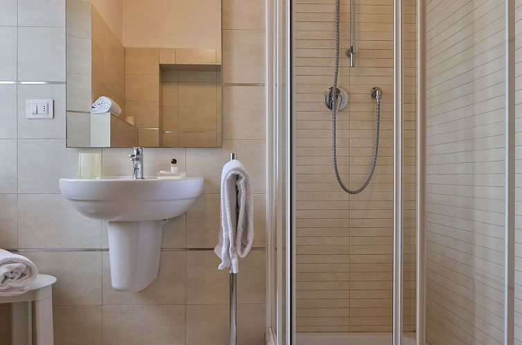Appartement Große Wohnung mit 3 Schlafzimmern und 3 Bädern