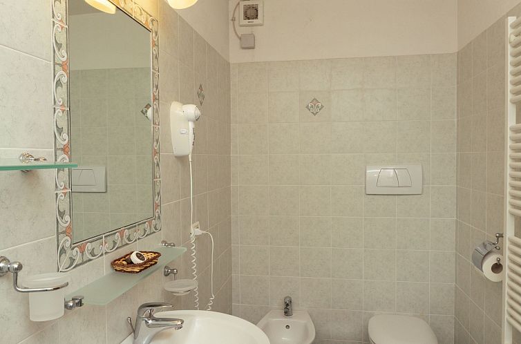 Appartement 'Tommaso' mit Schwimmbad