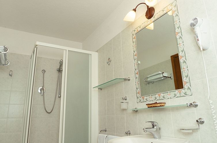 Appartement 'Tommaso' mit Schwimmbad