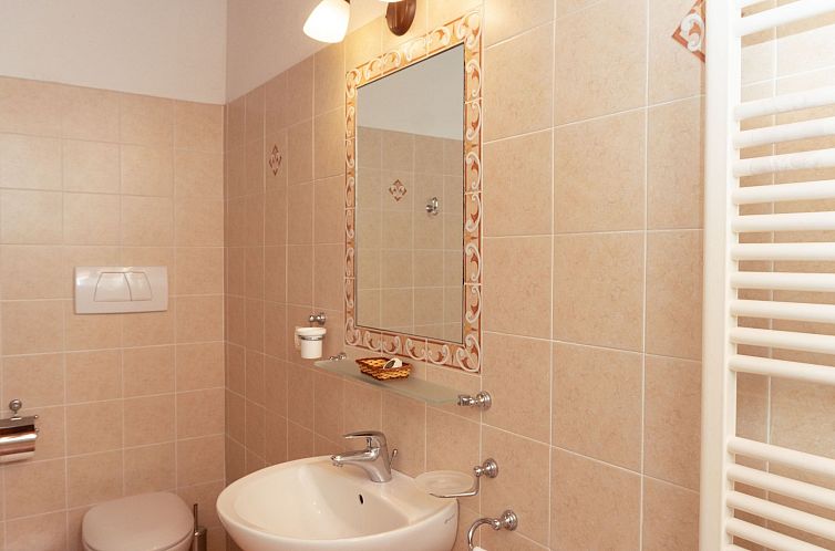 Appartement 'Tommaso' mit Schwimmbad