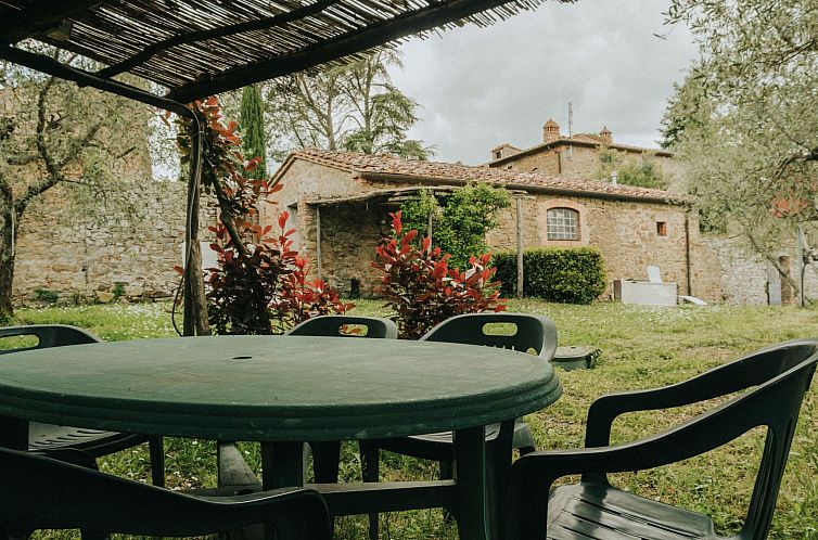 Appartement 'Tommaso' mit Schwimmbad