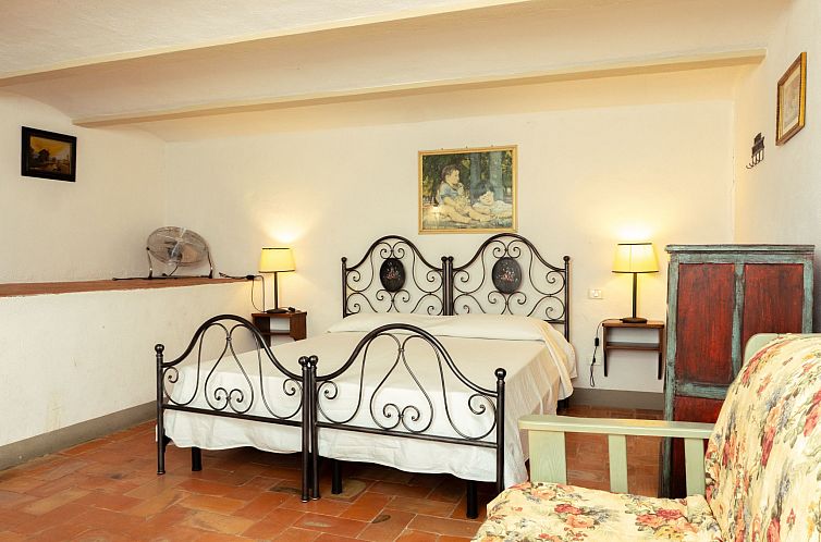 Appartement 'Giovanni' mit Pool