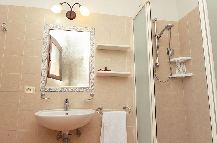 Appartement 'Giovanni' mit Pool