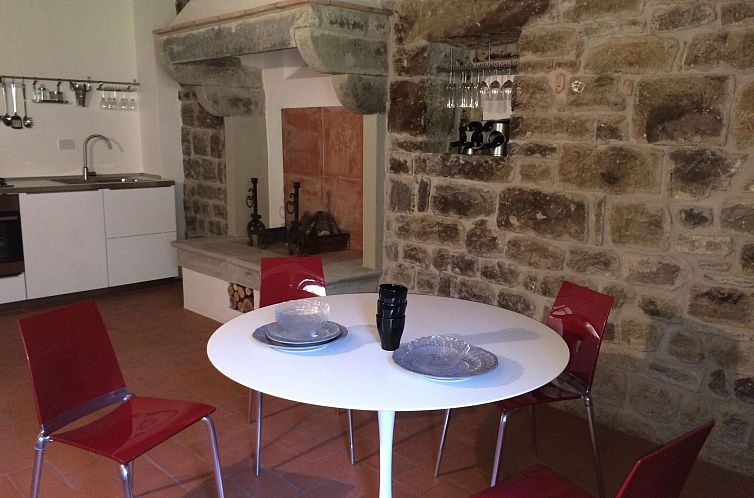 Appartement 'La torre' mit Pool