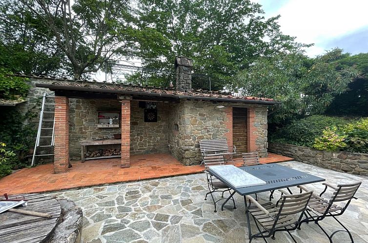 Vrijstaande woning in Pescia