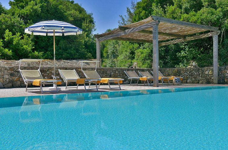 Vakantiehuis Ferienvilla 'Girasole Leccino'