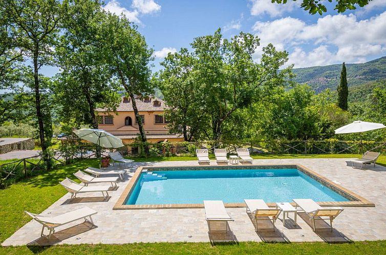 Vakantiehuis Villa mit privatem Pool in der Nähe von Bolghe