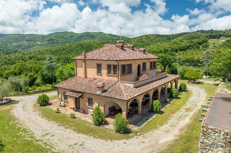 Vakantiehuis Villa mit privatem Pool in der Nähe von Bolghe