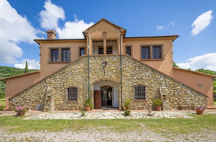 Vakantiehuis Villa mit privatem Pool in der Nähe von Bolghe
