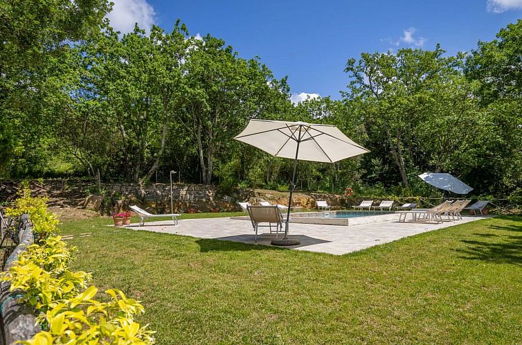 Vakantiehuis Villa mit privatem Pool in der Nähe von Bolghe