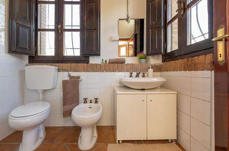 Vakantiehuis Villa mit privatem Pool in der Nähe von Bolghe