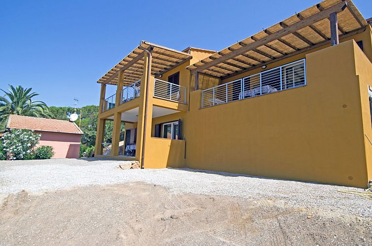 Appartement Neugebaute Wohnung mit Terrasse