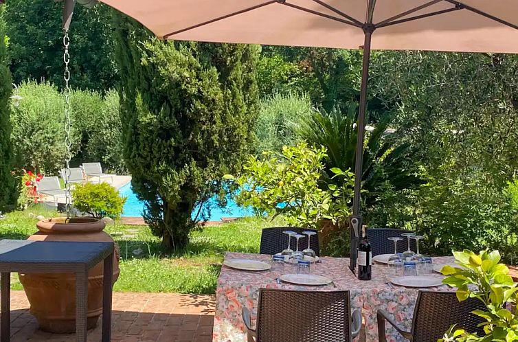 Huis met privé zwembad nabij Pisa