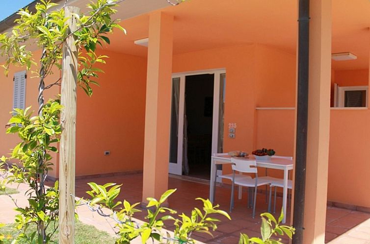 Appartement Unterkunft im Erdgeschoss, überdachte Terrasse,