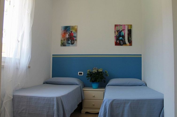 Appartement Unterkunft im Erdgeschoss, überdachte Terrasse,