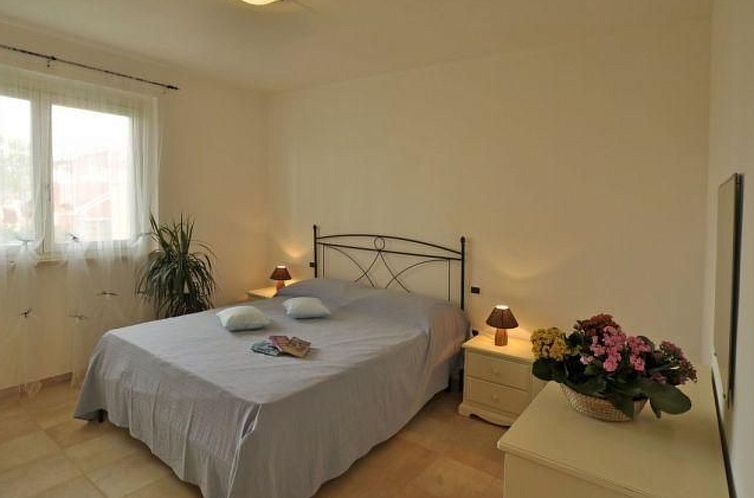 Appartement Geräumige Alloggion mit eigener Terrasse, AC