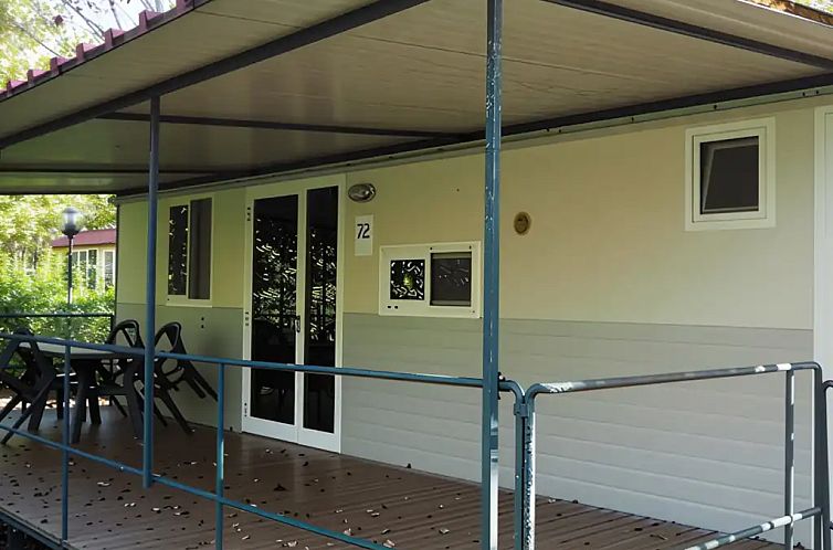 Stacaravan Mobile home | Airco & Veranda in Capannole, Toscane met uitnodigend terras omgeven door natuur.