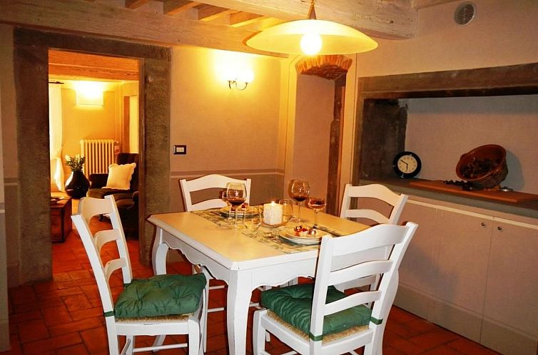 Appartement Stilvolle Wohnung mit Whirlpool in einem Renaiss