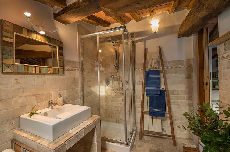 Vakantiehuis Podere Mencoini Elegante Villa mit Pool und Oli
