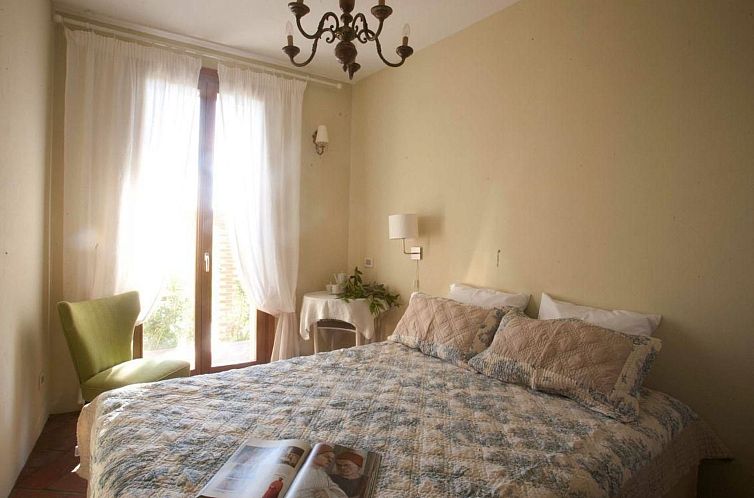 Appartement "Villa Famiglia" mit Pool