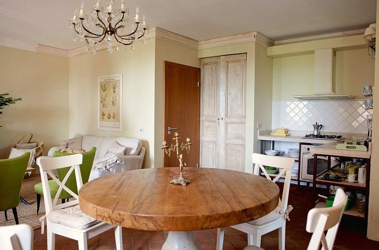 Appartement "Villa Famiglia" mit Pool