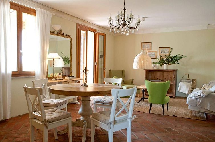 Appartement "Villa Famiglia" mit Pool