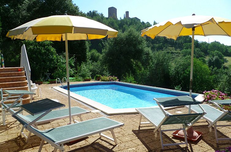 Vakantiehuis in Montecastelli Pisano mit beheiztem Whirlpool