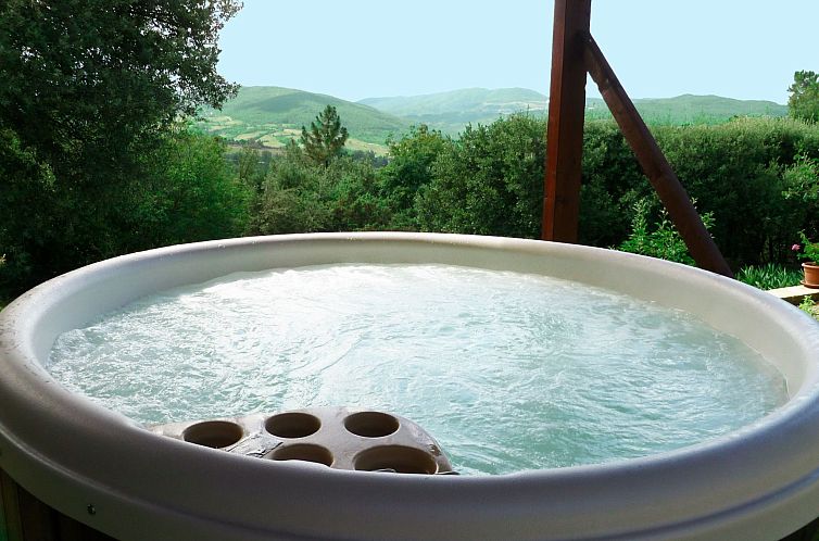 Vakantiehuis in Montecastelli Pisano mit beheiztem Whirlpool
