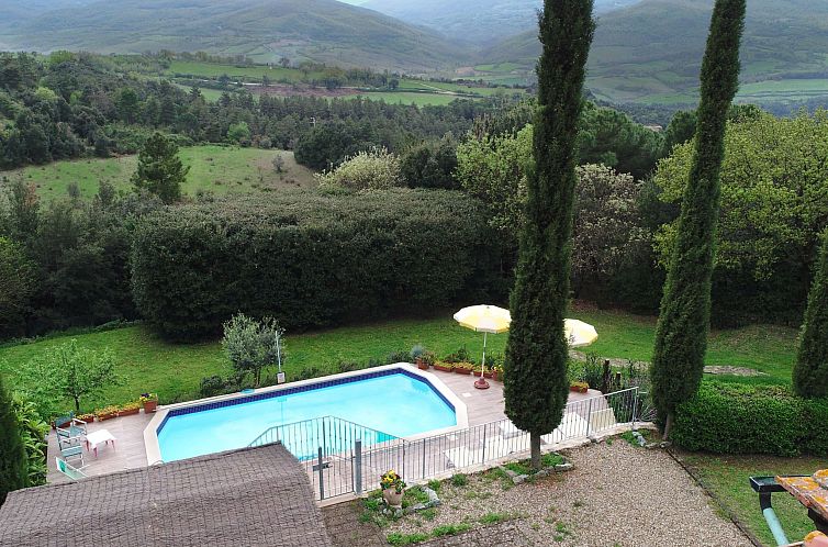 Vakantiehuis in Montecastelli Pisano mit beheiztem Whirlpool