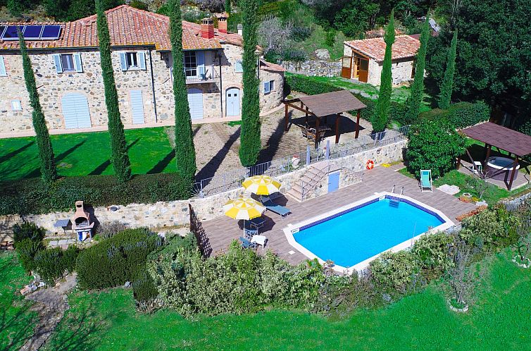 Vakantiehuis in Montecastelli Pisano mit beheiztem Whirlpool